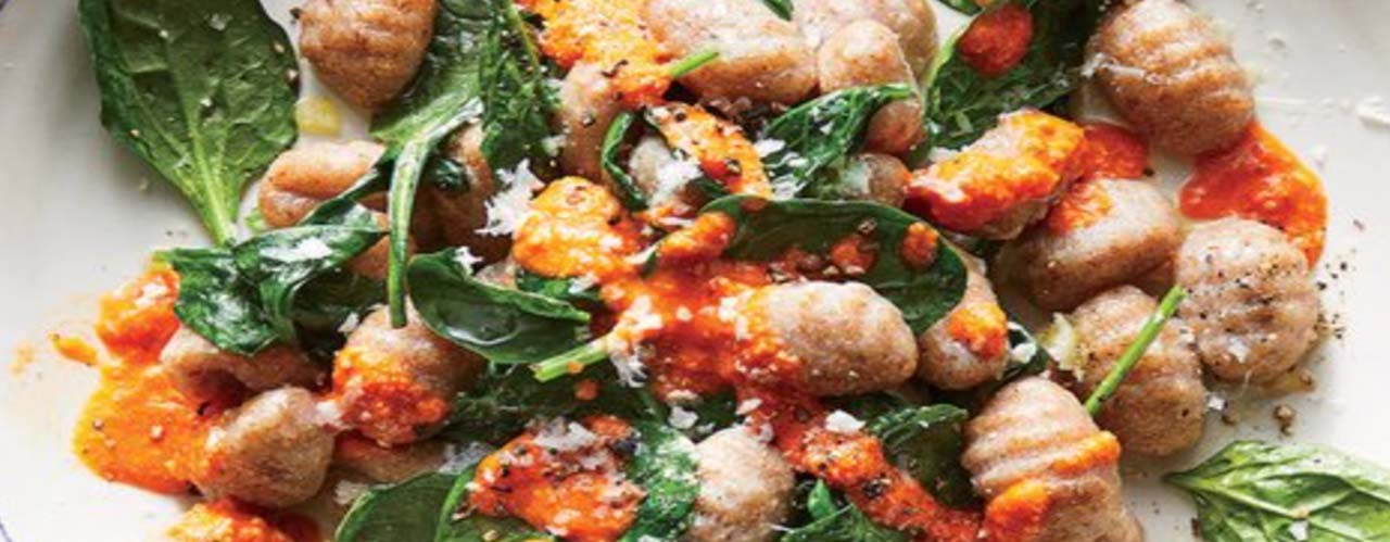 Gnocchi With Spinach and Pepper Sauce