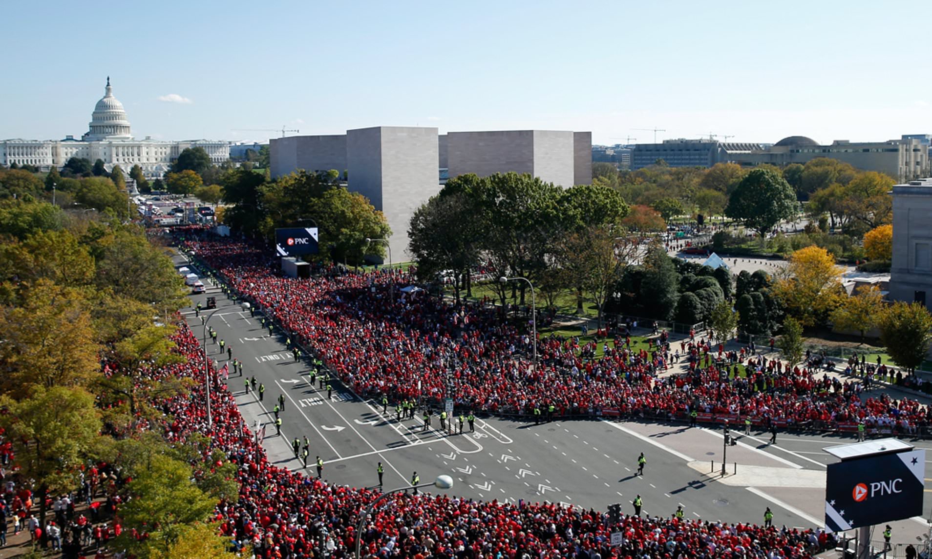 Thousands of Washington Nationals fans turn out for World Series victory parade