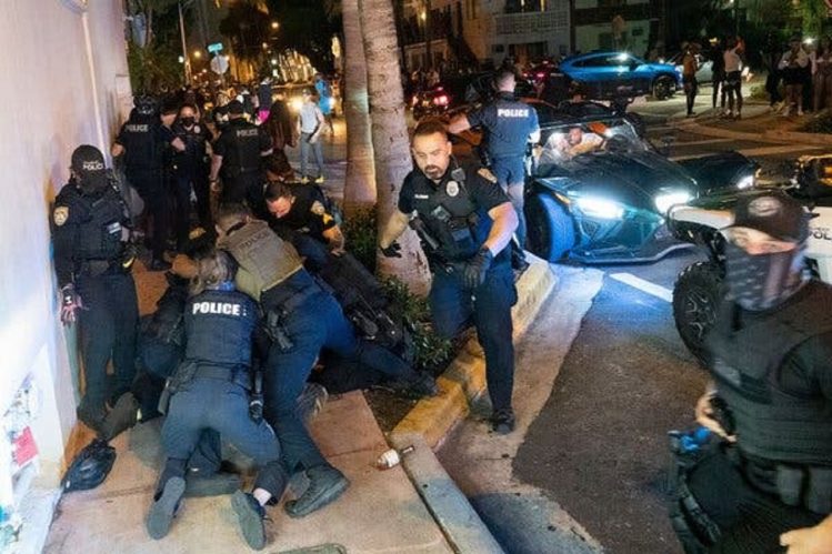Black leaders react to South Beach spring break curfew, crackdown: ‘unnecessary force'